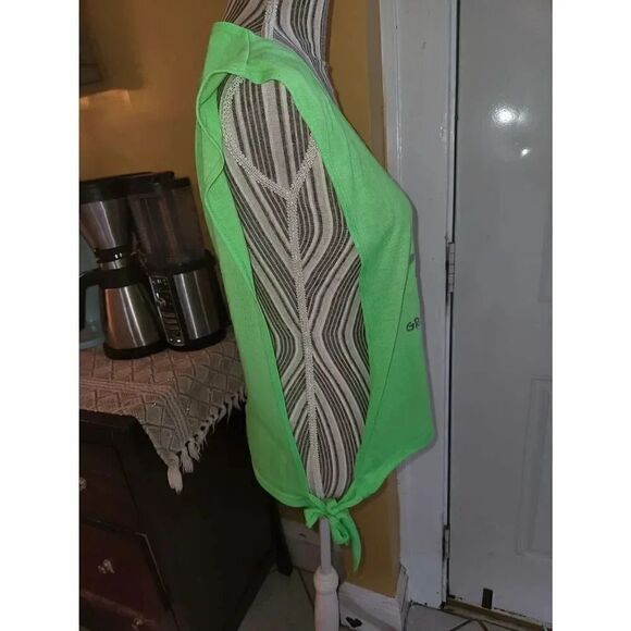 Great adventure six flags top size L womens - Picture 4 of 4